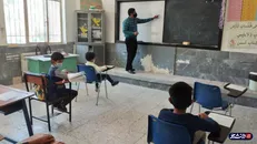 جهاد آموزش در روز‌های کرونایی / دانشجومعلمان خراسان جنوبی به کمک دانش‌آموزان بازمانده از تحصیل شتافتند
