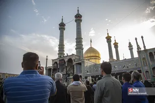 آیین تعویض پرچم حرم مطهر حضرت معصومه(س)