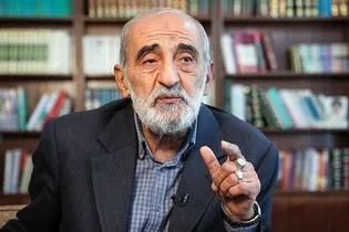 شریعتمداری: تنگه هرمز قابل مذاکره نیست و غرامت باید گرفته شود/ با مصادره اموال آمریکایی‌ها و متحدانش از طریق تنگه هرمز باید غرامت بگیریم از آمریکا + فیلم