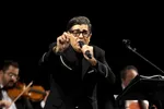 نسرت «راز و نیاز» سالار عقیلی خواننده موسیقی سنتی ایران شب گذشته ۲۵ بهمن در چهلمین جشنواره بین‌المللی موسیقی فجر در تالار وحدت برگزار شد.

این کنسرت با اجرای «با تو نگفته بودم» آغاز شد و سپس سالار عقیلی عنوان کرد: خوشحالم که امشب در خدمت شما هستم. در آغاز قطعه «حانیه» (با تو نگفته بودم) را تقدیم کردم که از ساخته های هنرمند خوب کشورمان فرید سعادتمند است.

کنسرت «راز و نیاز» با اجرای «ایران جوان» با شعری از زنده‌یاد بیژن ترقی به پایان رسید.