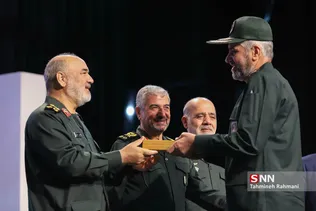 مراسم رونمایی از آثار اسنادی و پژوهشی دفاع مقدس