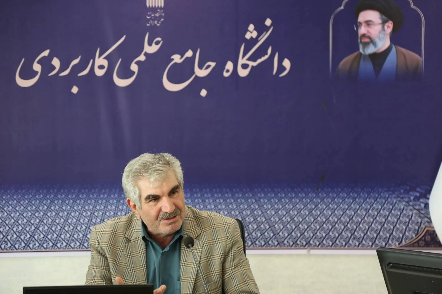 رئیس دانشگاه جامع علمی کاربردی کشور: اجرای استانداردهای علمی‌کاربردی از جمله برنامه‌ درسی مبتنی بر نیاز بازار، فناوری‌های دیجیتال و افزایش اشتغال پذیری را در مراکز آموزشی پیگیر هستیم
