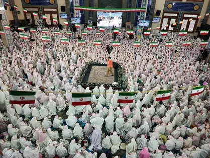 ۳ هزار فرشته بر سجاده عبودیت ایستادند