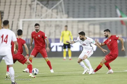 تصاویر لحظه بیهوش شدن ستاره پرسپولیسی تیم ملی/ مصدومیت نگران کننده؛ هافبک تیم ملی را با آمبولانس بردند