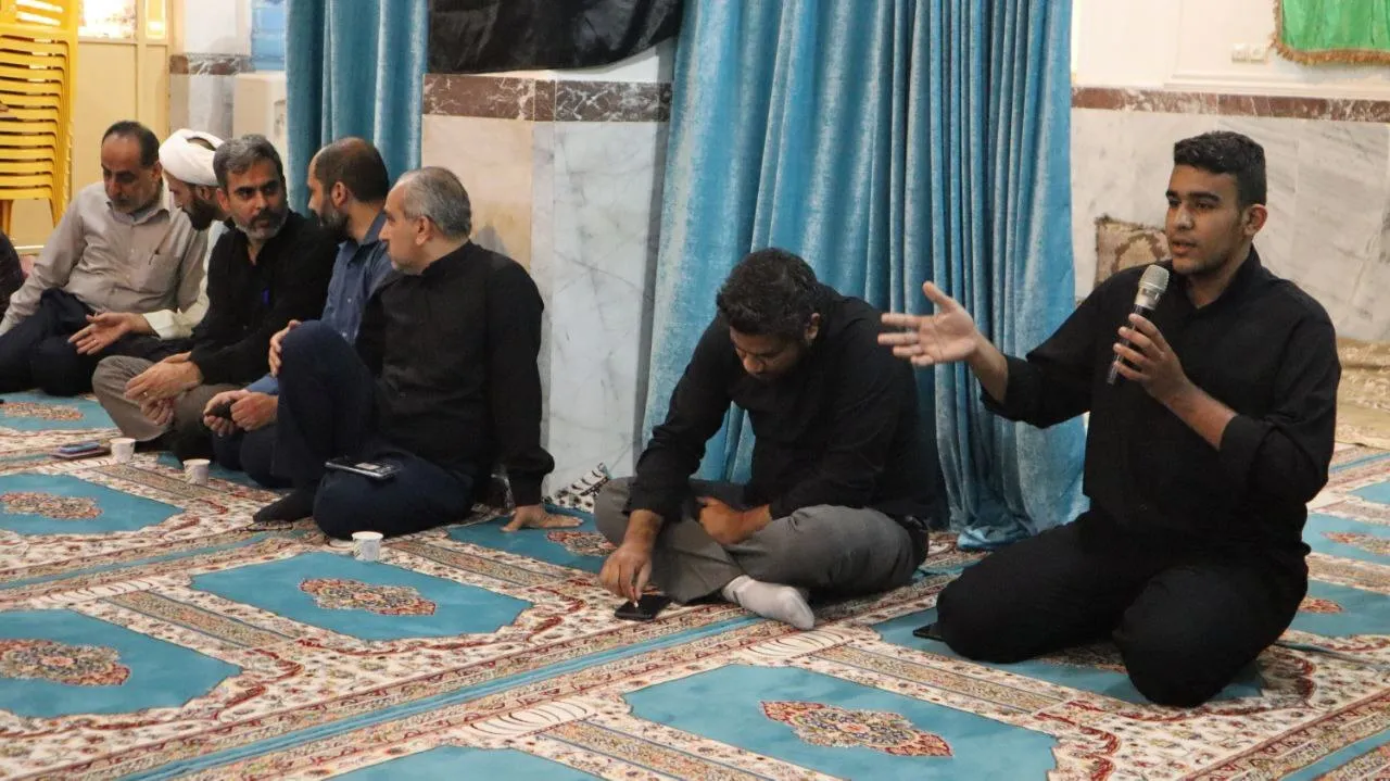هشتمین نشست سالانه فعالین جبهه فرهنگی انقلاب اسلامی استان بوشهر به مناسبت سالروز صدور پیام امام خمینی درباره پذیرش قطعنامه ۵۹۸ در روستای بحیری شهرستان دشتی (مزار شهید نادر مهدوی) برگزار شد.