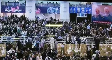 انبوه جمعیت در مصلّی به انتظار رهبر معظم انقلاب