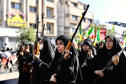 ما قطعا انتقام خون امام شهید خود را از دشمن خواهیم گرفت/ پدرِ دشمنِ متجاوز آمریکایی را در می&zwnj;آوریم + فیلم