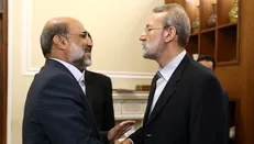 میراث لاریجانی برای ساختمان شیشه‌ای / جای خالی قانونی که ۲۷سال است خاک می‌خورد
