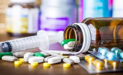 وزارت بهداشت نقشی کمتر از ۵۰ درصد در تامین دارو دارد/ دلیل کمبود دارو چیست؟