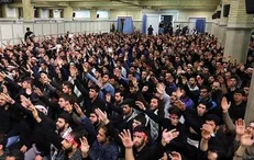دانشجویان همزمان با اربعین حسینی در محضر رهبر انقلاب عزاداری می‌کنند