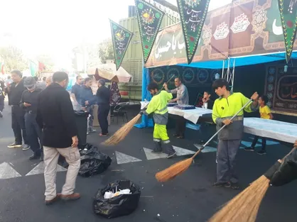 اعزام ۱۰۰ نفر عوامل اجرایی و ۲۰ عدد ماشین&zwnj;آلات خدمات شهری توسط منطقه ۱۱ به مراسم جاماندگان اربعین