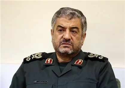 سپاه ملت بزرگ ایران را در گذار از مرحله سوم انقلاب اسلامی در مقابل دشمنان، محافظت خواهد کرد
