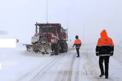 آماده باش ۱۸۴ راهداری استان سمنان برای عملیات زمستانی