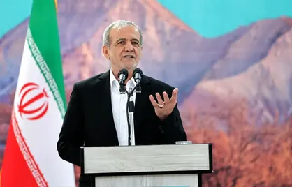 ما کشور&zwnj;های منطقه می&zwnj;توانیم با صلح و آرامش مشکلات خودمان را حل کنیم و نیازی به متولی نداریم