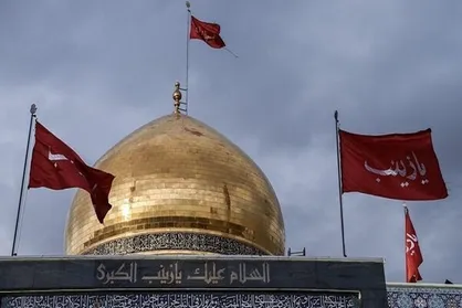 پرچم&zwnj;ها بر بلندای حرم حضرت زینب (س) برافراشته شد