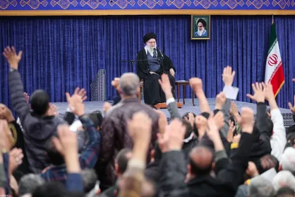 سخنان شنیدنی فرزندان شهید قاسم سلیمانی، شهید محمود باقری و شهید سید اصغر هاشمی&zwnj;تبار در حسینیه امام خمینی (ره) + فیلم