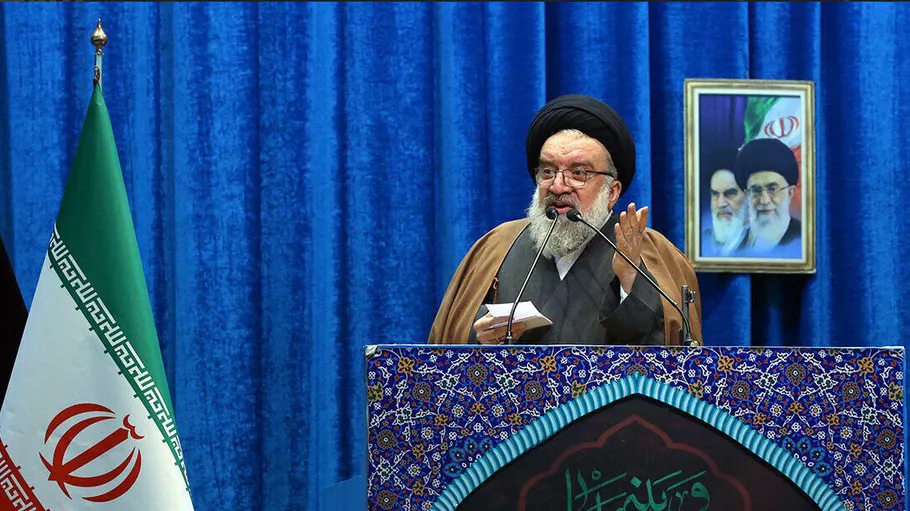 آیت الله خاتمی: توان موشکی ایران، آمریکا را به ذلت نشاند/ترامپ زبان زور را می‌فهمد/روایت امام جمعه تهران از فرار ناوهای دشمن از خلیج فارس