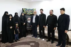 دیدار پزشکیان با خانواده شهید آل هاشم + فیلم