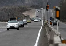‌سقوط سنگ و رانش زمین جاده عباس‌آباد ـ کلاردشت را مسدود کرد