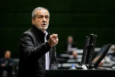 پزشکیان: می‌گویند حقوق را زیاد کنید؛ یکی به من بگوید از کجا پول بیاورم؟ / دولت در هر صورت طرح کالا برگ را اجرایی خواهد کرد+فیلم