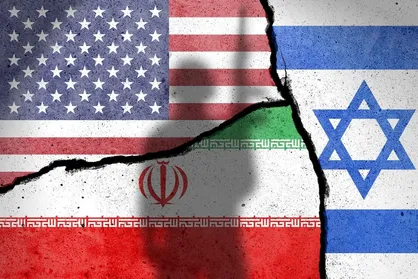 احتمال سرنگونی نظام سیاسی آمریکا بیشتر از ایران است + عکس