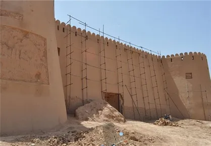 مرمت با کاهگل عامل ریزش دیوار دومین بنای خشتی و گلی ایران