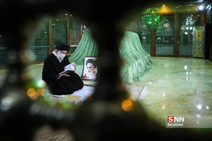 حضور رهبر انقلاب در مرقد امام خمینی (ره) و گلزار شهدا