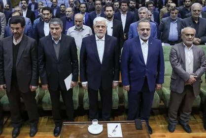 با معضل قاچاق کالا و ارز با قاطعیت برخورد می&zwnj;شود