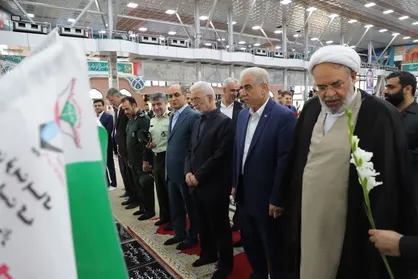 ادای احترام وزیر کشور به مقام شامخ شهیدان در رشت+فیلم