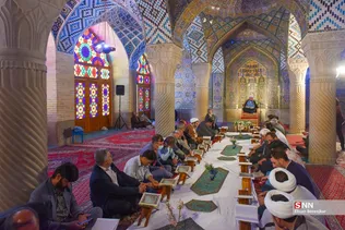 محفل انس با قرآن کریم در مسجد تاریخی نصیرالملک شیراز