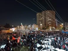 ایران امشب بیدار است / تجمع مردم سراسر کشور در مساجد و میادین اصلی شهرها در پی شهادت رهبر انقلاب + فیلم