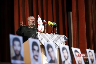 تجلیل از خانواده شهدای دانشجو