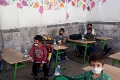 جهادگران علوم پزشکی کردستان در مناطق حاشیه&zwnj;ای سنندج اردوی جهادی برگزار کردند