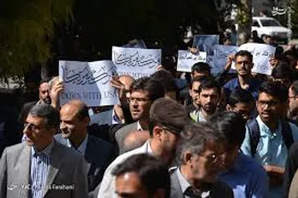 اجتماع دانشجویان دانشگاه&zwnj;های استان فارس با شعار &laquo;مرگ بر آمریکا&raquo; در پاسخ به یاوه&zwnj;گویی&zwnj;های ترامپ + تصاویر