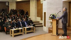 دانشجو را با مراسم سرگرم می‌کنند اما از اشتغال او غافل‌اند/ دستگاهی که بیش از حد نیاز کارمند دارد، ناکارآمد خواهد شد
