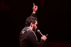 مداحی «ای بلند آوازه؛ مکتب تو هنوز جریان سازه» مهدی رسولی + فیلم