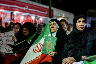 اجتماع شبانه مردمی در حمایت از مدافعان وطن _ میدان ولیعصر (عج) تهران