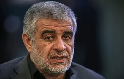 همتی باید در برابر تضعیف جایگاه مجلس پاسخگو باشد/نمایندگان مجلس یک شکایت رسمی علیه همتی را به دادستانی ارجاع دادند