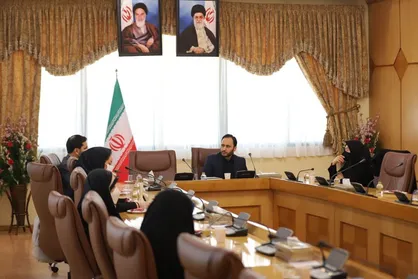 زنان فعال و موفق باید به جامعه معرفی شوند/ ایفای نقش مادری و فعالیت اجتماعی منافاتی باهم ندارد