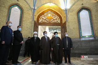 آیت الله سید ابراهیم رئیسی، در قالب سیزدهمین سفر استانی دولت سیزدهم صبح پنجشنبه ۹ دی ۱۴۰۰ وارد شهر مقدس قم شد. مراسم رسمی استقبال از آیت الله رئیسی در بدو ورود وی به شهر مقدس قم، با حضور آیت الله سید محمد سعیدی، استاندار قم و شماری دیگر از مسئولان ارشد استان در حرم بانوی کرامت برگزار شد.