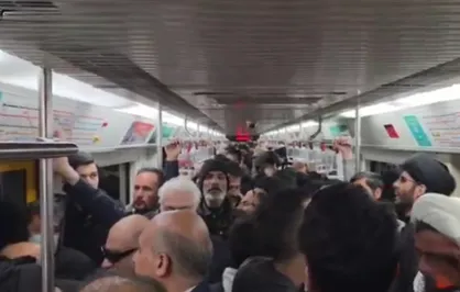 طنین شعار الله اکبر در مترو تهران