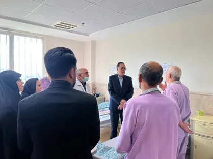 بازدید رئیس بنیاد شهید از بیمارستان نیایش/ تأکید بر توانمندسازی ایثارگران