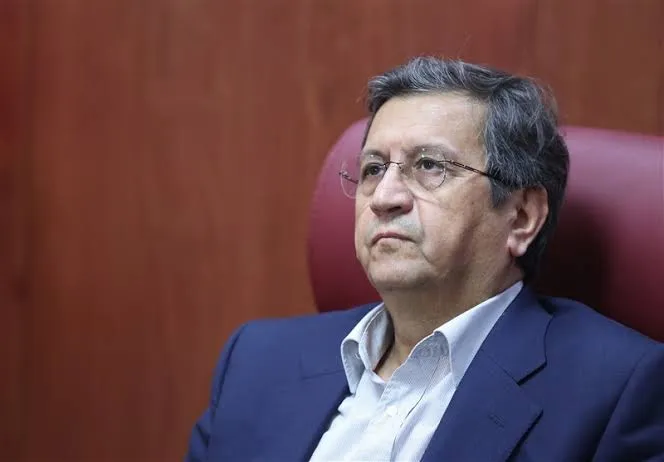 همتی: از دو روز پیش به بازار ارز ورود کردیم؛ بازار به ثبات نسبی رسید + فیلم