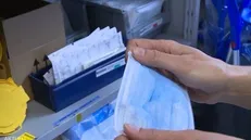 ارسال ۱۲۵ هزار ماسک و مواد ضدعفونی کننده برای زلزله زدگان سی سخت