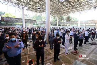 اقامه نماز عید فطر در مسجد دانشگاه تهران