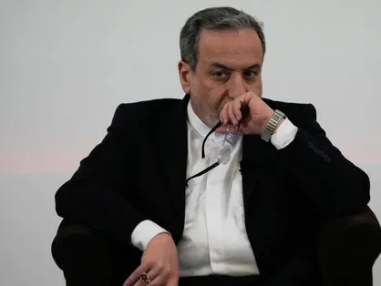 عباس عراقچی عزادار شد/ مکان و زمان مراسم تشییع و ختم بدرالسادات عراقچی مشخص شد + عکس