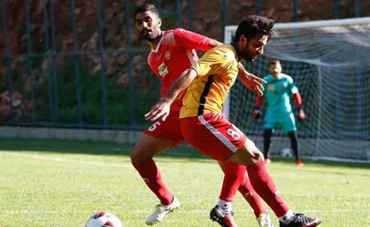 نعمتی با ماسک زورو در جمع پرسپولیسی&zwnj;ها