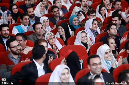 وقتی مهمان ناخوانده ازدواج دانشجویی را تحت تاثیر قرار داد / فرصت پیک عاشقی را از دست ندهید