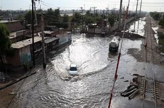 آخرین وضعیت آبگرفتگی اهواز و ماهشهر / عملیات پاکسازی آغاز شده