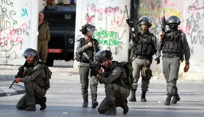 حمله صهیونیست&zwnj;ها به کرانه باختری/ شماری از فلسطینیان بدون تفهیم اتهام بازداشت شدند